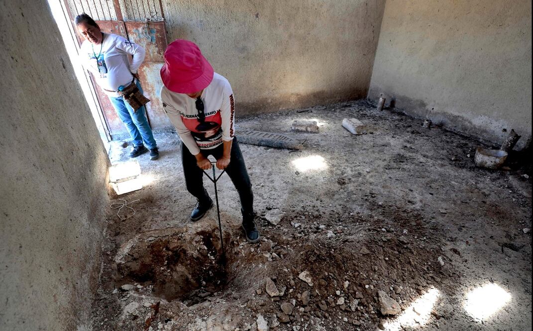 Autoridades federales y estatales realizan investigaciones en el Rancho Izaguirre en donde fueron encontrados restos humanos y cientos de pertenencias de personas en Teuchitlán, Jalisco, el 12 de marzo de 2025. Foto: AFP