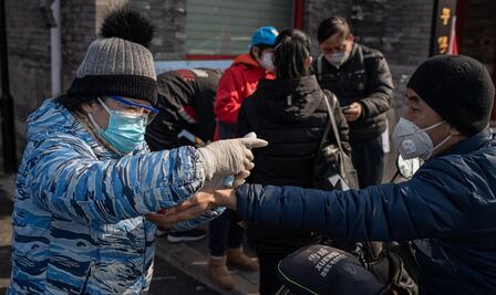 China califica al coronavirus como la crisis de salud más grave desde 1949