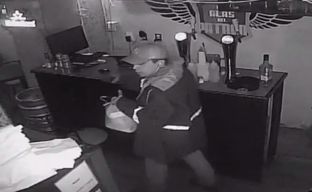 Cámaras de seguridad del establecimiento registraron el hurto. Foto: Captura de pantalla