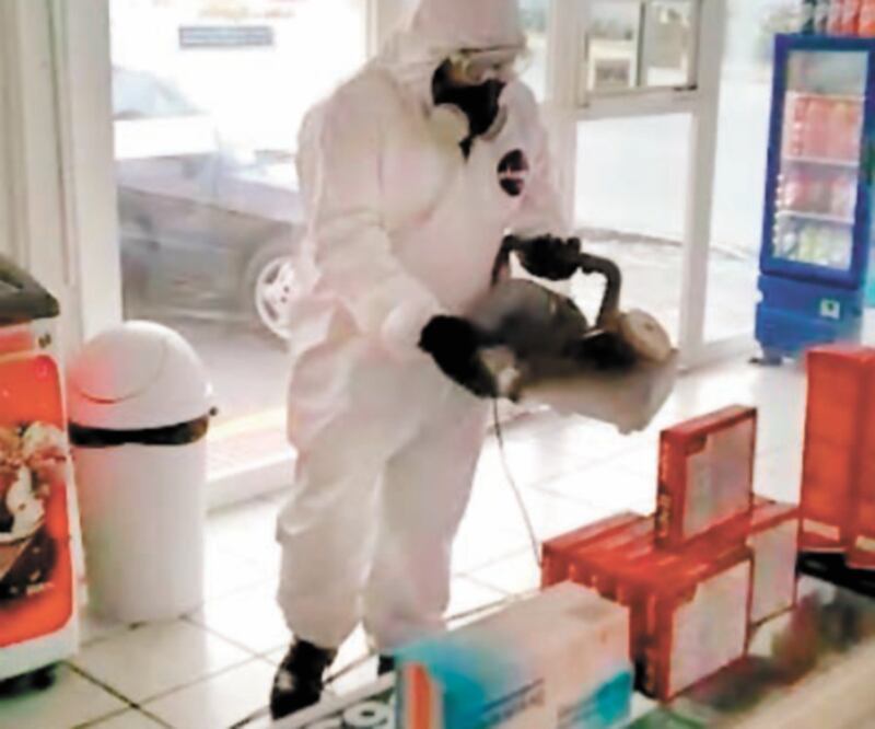 Enfermedad. El médico Víctor “N” fue presuntamente contagiado de Covid-19 en la farmacia en la que laboraba. CORTESÍA