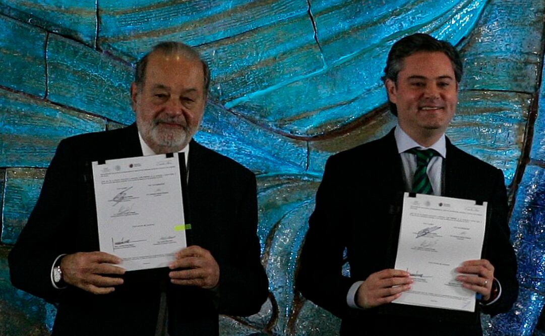 El magnate y el secretario de Eduación Pública, Aurelio Nuño. Fotografía de Alejandro Acosta