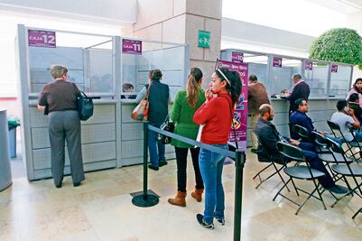 Recaudación cae, pero crece la economía