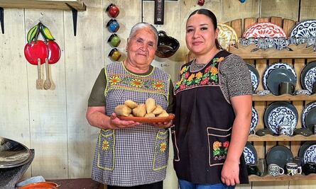 Prepara tamales verdes con la receta de Doña Ángela 