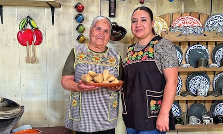 Prepara tamales verdes con la receta de Doña Ángela