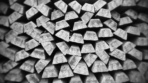 La plata brilla más que nunca; dispara acciones de mineras mexicanas