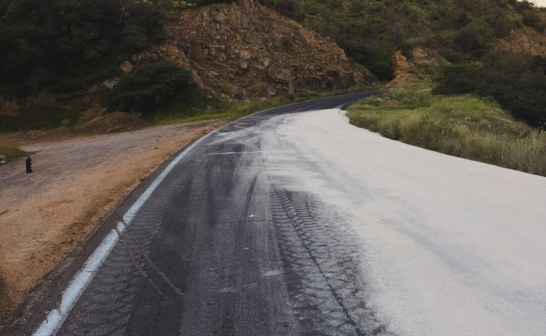 Derrame de 12 mil litros de ácido sulfúrico provoca emergencia ambiental en Cananea, Sonora; evalúan daños al suelo.
(02/09/26) Foto: Especial.