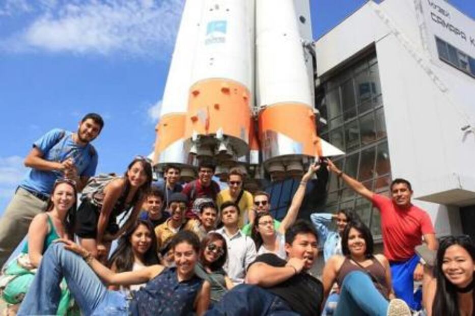 Los jóvenes que buscan llevar a México al espacio