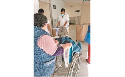 IMSS combate Covid con Paxlovid en mayores de 60