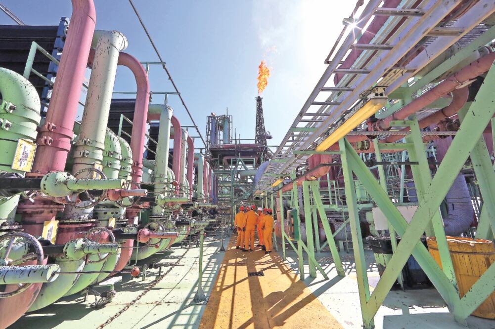 El recorte a Pemex va a impactar a economías regionales, sobre todo proveedoras de la empresa, manifestó la Concamin (JUAN CARLOS REYES. EL UNIVERSAL)