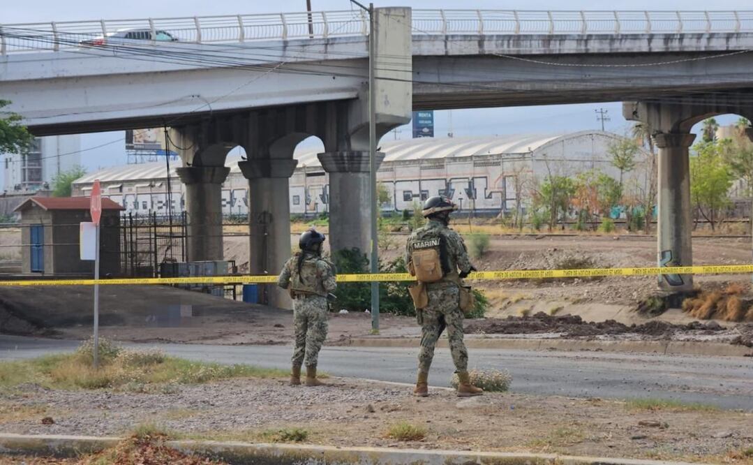 En una de las calles de la colonia el Palmito Viejo fue encontrado el cuerpo de una persona del sexo masculino. A este le clavaron con un cuchillo un mensaje. Foto: Especial