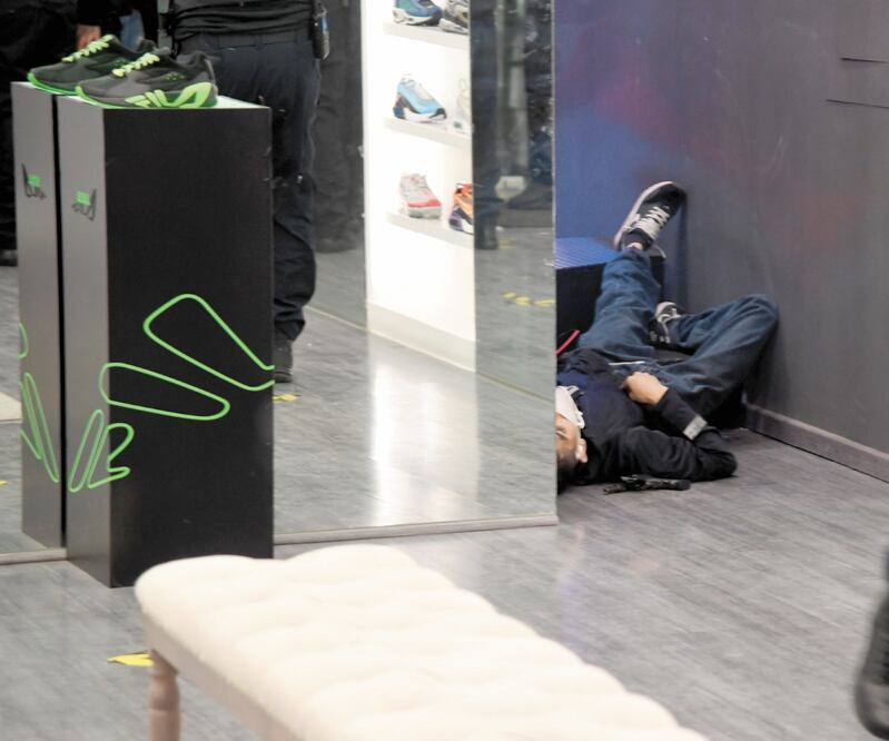 Al arribar al lugar de los hechos, los uniformados constataron que el sujeto herido por los disparos había perdido la vida. Foto: Especial