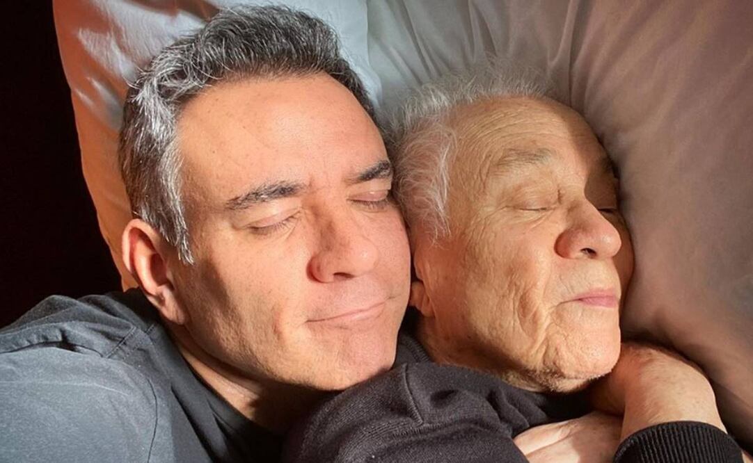 Héctor Sandarti despide a su madre, quien falleció a cuatro días de cumplir 90 años.