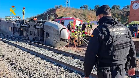 Nuevo choque de tren en España, ahora con una grúa, deja "varios heridos leves"; semana de accidentes ferroviarios en el país