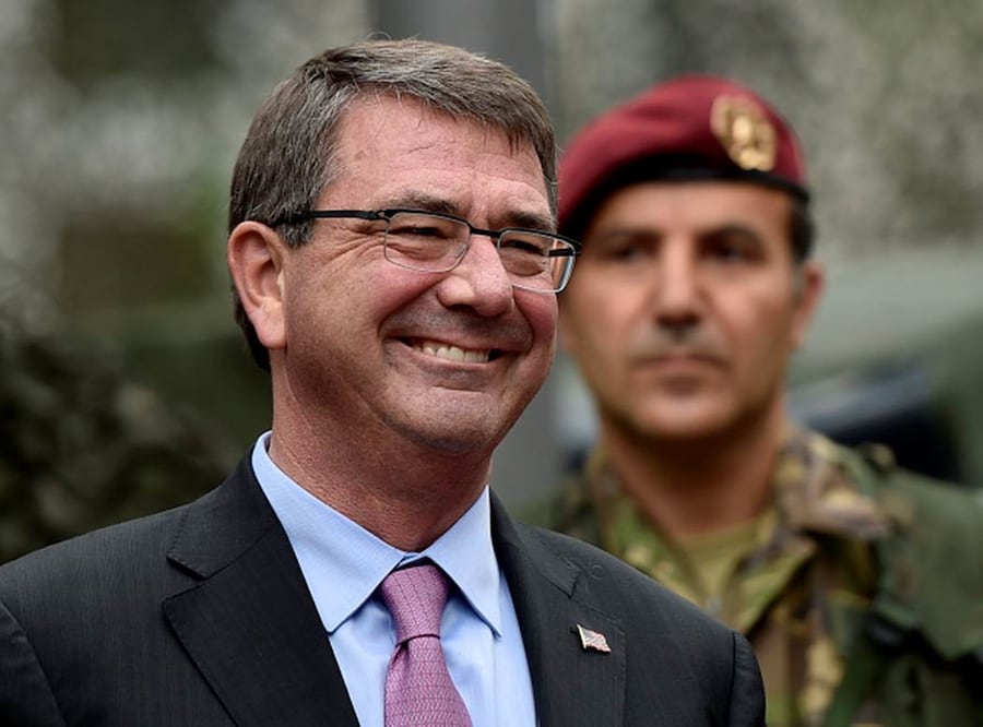 El secretario de Defensa estadounidense, Ash Carter, habló en presencia de los jefes de defensa de Estonia, Letonia y Lituania (AP)