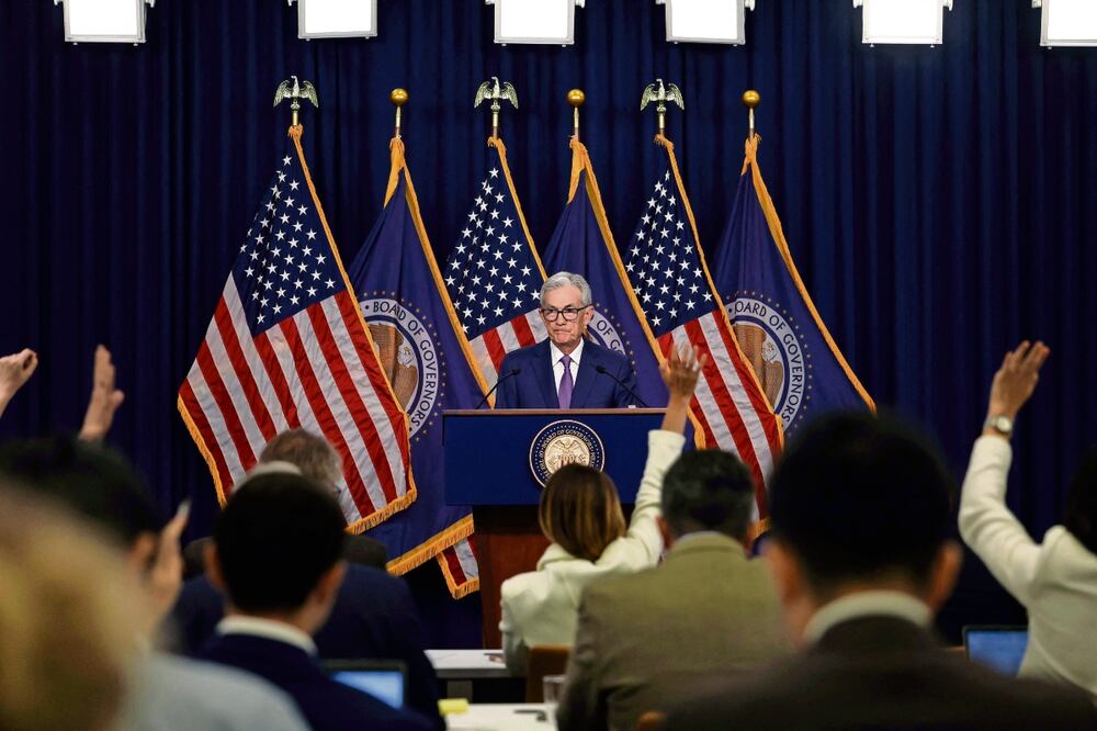 Los ojos estarán puestos en la rueda de prensa posterior del presidente de la Fed, Jerome Powell, ante la posibilidad de que dé pista sobre una posible primera bajada en septiembre, con el inicio del nuevo curso tras el verano. Foto: Archivo