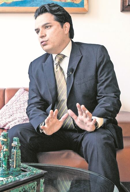 Para el senador Zoé Robledo (PRD), su propuesta de “muer te civil” es una pena para reincidentes en la comisión de delitos por hechos de corrupción (ARCHIVO EL UNIVERSAL)