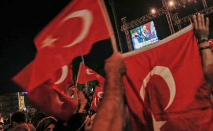 Turquía investiga a maestros por fallido golpe de Estado 