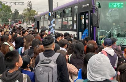 “No quiero llegar tarde”: Este regreso a clases vialidades y paraderos de la CDMX lucen saturados