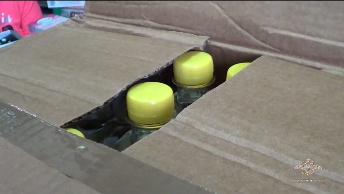 Las etiquetas de los frascos de loción advertían que su contenido no era apto para ser ingerido, pero decían que el producto contenía alcohol etílico en lugar de metanol (Foto: EFE)