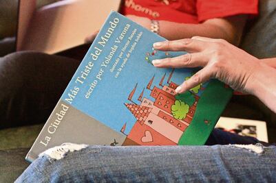 Desde México, Monserrat lucha por recuperar a sus hijas estadounidenses