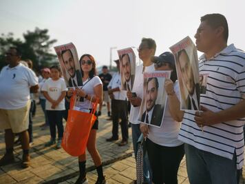 Con marcha, habitantes de Minatitlán exigen justicia tras masacre en fiesta