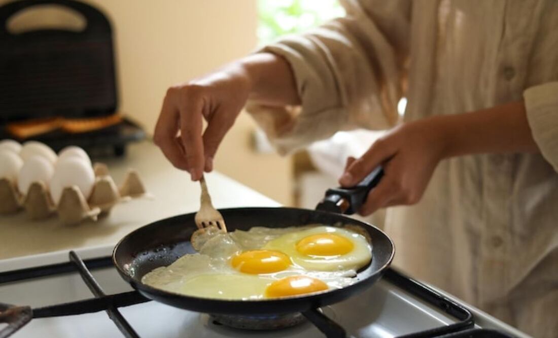 El huevo es un alimento completo y accesible que aporta múltiples beneficios para la salud. Fuente: Freepik.