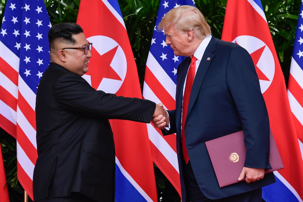 El presidente de Estados Unidos, Donald Trump, y el líder norcoreano Kim Jong-un. Foto: AP