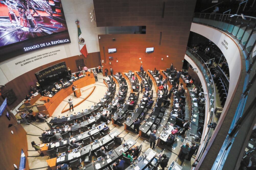 Será mañana cuando se discuta y apruebe en el pleno la renuncia del ministro, sin pasar por comisiones, informó Ricardo Monreal. Foto/ARCHIVO EL UNIVERSAL