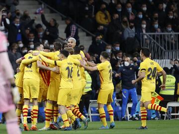 Barcelona humilla al Real Madrid y se pasea por el Santiago Bernabéu