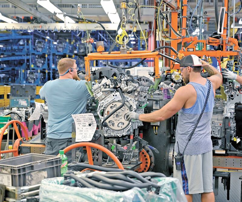 Con la reforma laboral, se corre el riesgo de que sindicatos interesados en el armado de autos busquen captar trabajadores de la industria. ARCHIVO EL UNIVERSAL