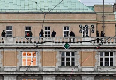 Conmociona a Praga tiroteo en universidad; hay 14 víctimas