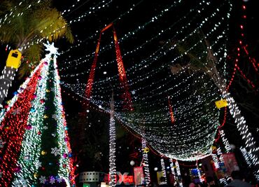 Llega a Six Flags México la temporada navideña con Christmas in the Park 2021
