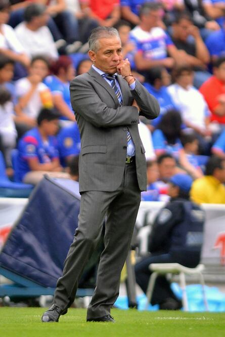 El entrenador cementero espera romper la racha perdedora el sábado (JAIME LÓPEZ. JAM MEDIA)