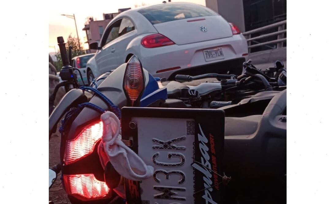 El motociclista cayó de una altura de aproximadamente 15 metros, quién murió en el acto. Foto: Isidro Corro. EL UNIVERSAL
