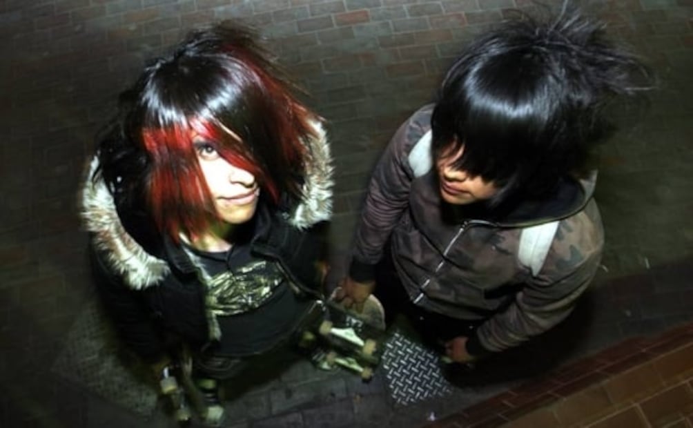 15 años de Emos vs. Punks: La pelea entre tribus urbanas en la Glorieta de Insurgentes