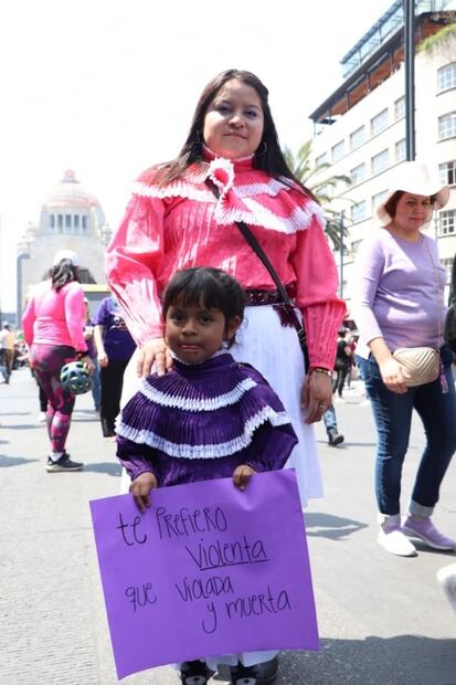 Niñas también marcharon contra la violencia hacia las mujeres