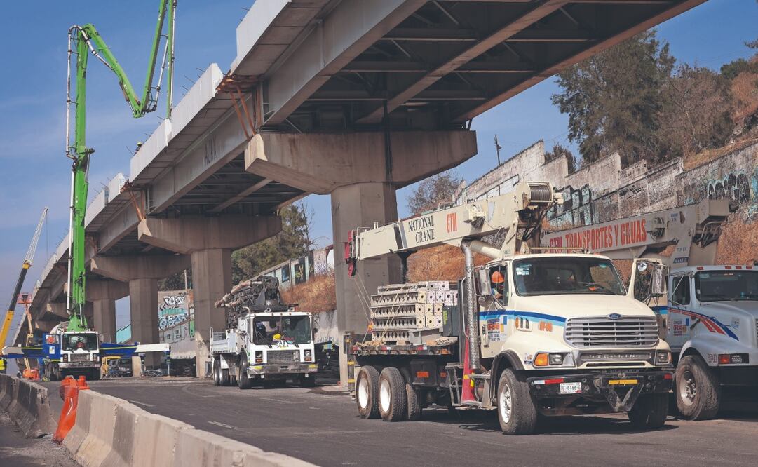 La construcción del Trolebús Santa Martha- Chalco lleva una inversión de 10 mil mdp. Foto: de LUIS CAMACHO. EL UNIVERSAL