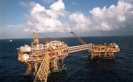 Petróleo mexicano baja y rompe racha de tres jornadas de alzas