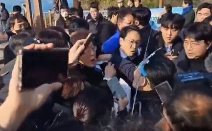 VIDEO: Atacan a líder opositor en Corea del Sur, Lee Jae-myung, durante una visita a Busan