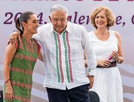 Sheinbaum felicita a AMLO por su cumpleaños; "Felicitaciones cariñosas de aquí a Palenque", expresa