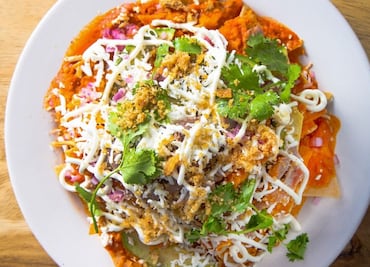 Chilaquiles: una salsa con mucha historia