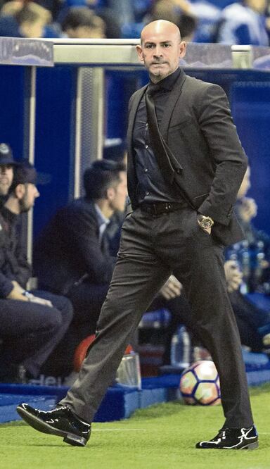 El español dirigió a Memo Ochoa en su paso por el Granada (ADRIÁN RUIZ DE HIERRO. EFE)