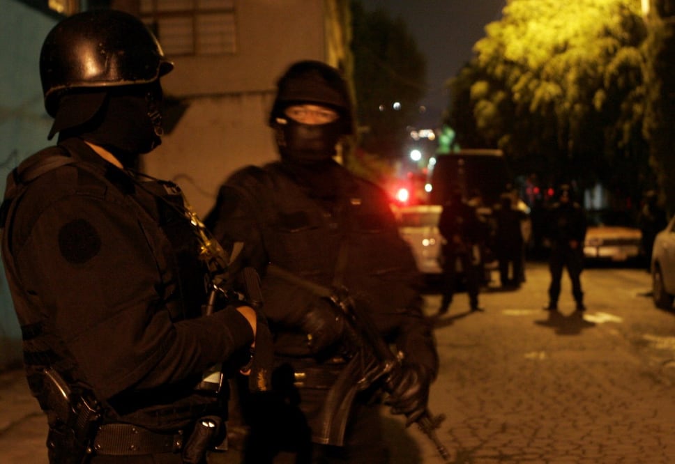 Especialista apunta que los elementos acuden también para atender los traumas que les dejan los enfrentamientos a tiros en los que participan en su combaten a la delincuencia (ARCHIVO EL UNIVERSAL)