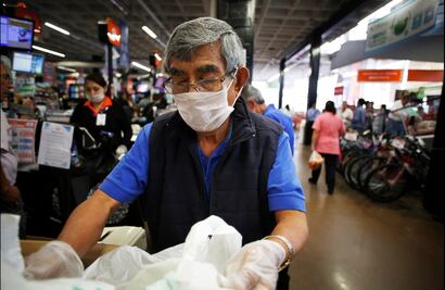 Piden horario especial en tiendas para adultos mayores por Covid-19