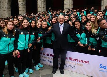 AMLO felicita a deportistas mexicanos por su tercer lugar en el medallero de los Juegos Panamericanos