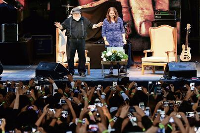 El escritor George R.R Martin toma el trono en la FIL