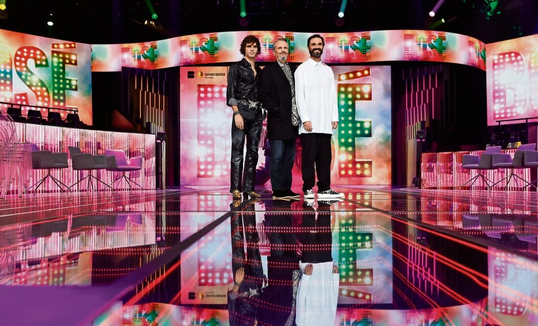 Los actores José Pastor e Iván Sánchez dan vida a Bosé en la bioserie. Foto: EFE