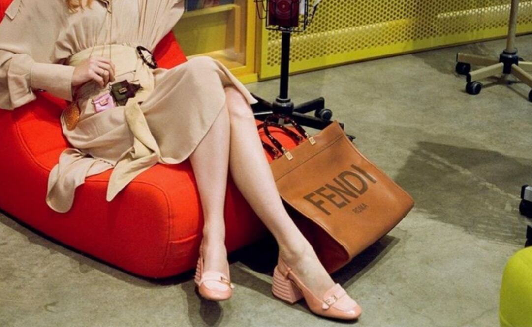 El mejor calzado para lucir increíble mientras haces trabajo desde casa. Foto: Instagram