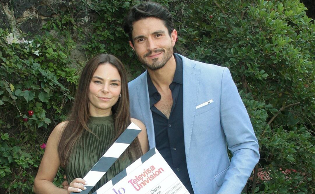 Alejandra Robles Gil y Chris Pascal en el claquetazo de "Regalo de Amor" en la Ciudad de México. Foto: Clasos.