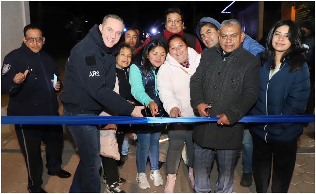 Rubalcava inaugura calle Puerto las Cruces en Cuajimalpa